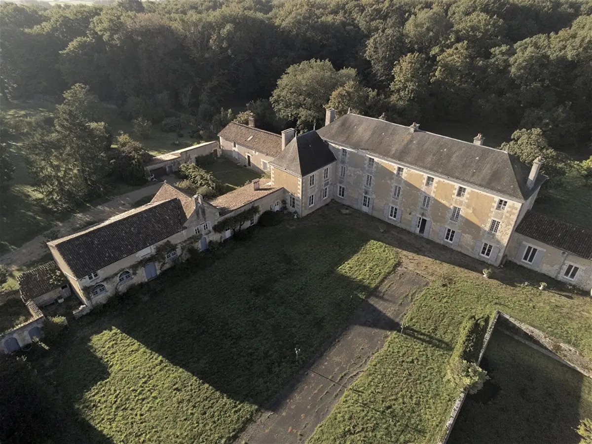 Maison à vendre, 637m², Savigny-Lévescault