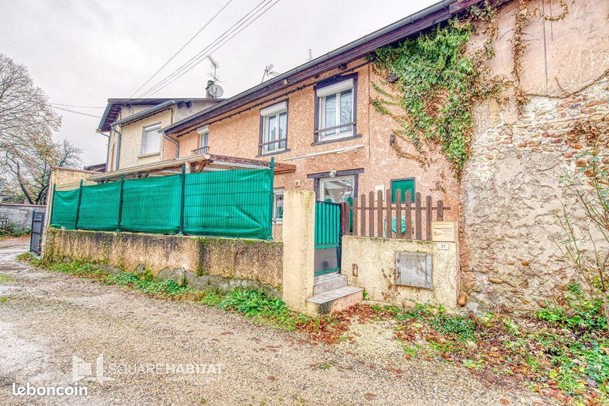Maison à louer, 102m², Villieu-Loyes-Mollon