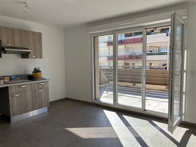 Appartement à louer, 71m², Saint-Laurent-du-Var