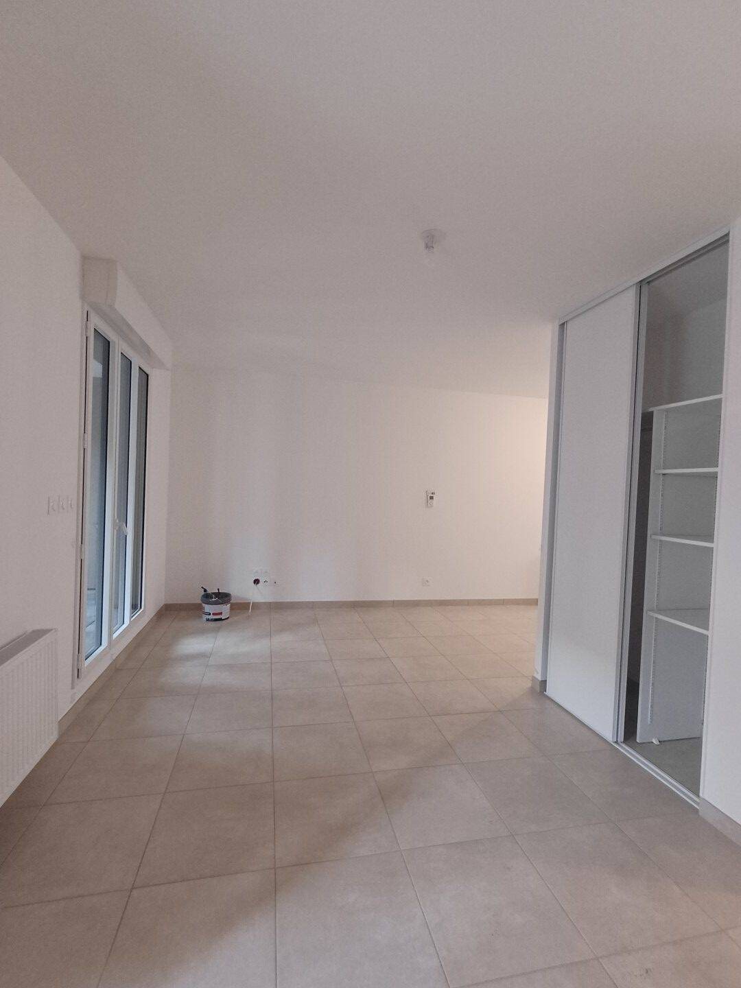 Appartement à louer, 74m², Lyon 8ème