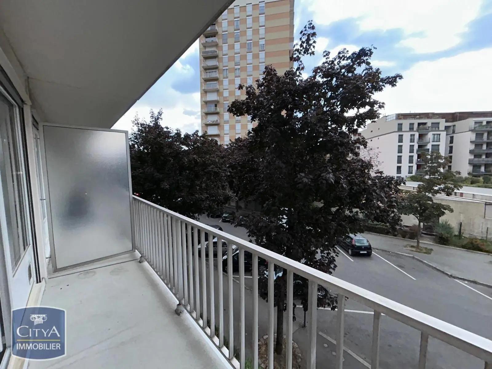 Appartement à louer, 45m², Saint-Etienne