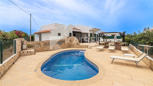 Fantastic single storey 3 bedroom villa with pool and amazin