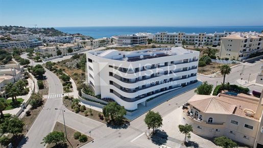 Brand new apartments with sea views, pool, garage and walkin