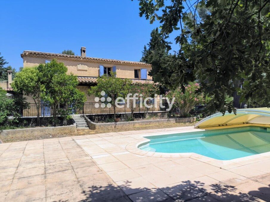 Maison à louer, 150m², Saint-Cannat