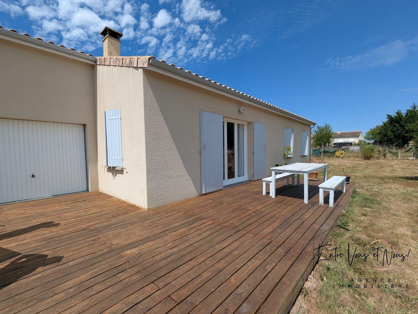 Maison à louer, 83m², Lados