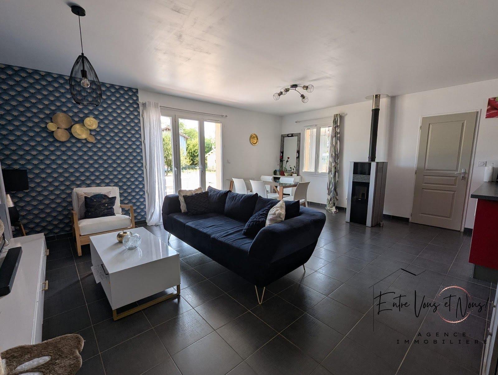 Maison à louer, 83m², Lados