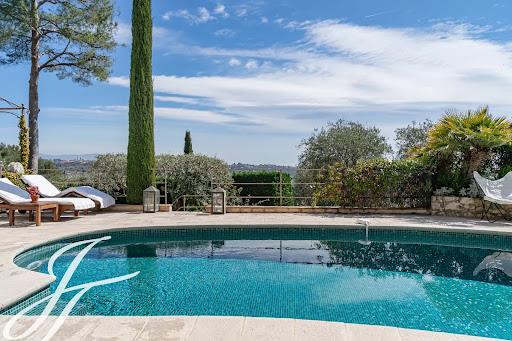 Maison à louer, 215m², La Colle-sur-Loup