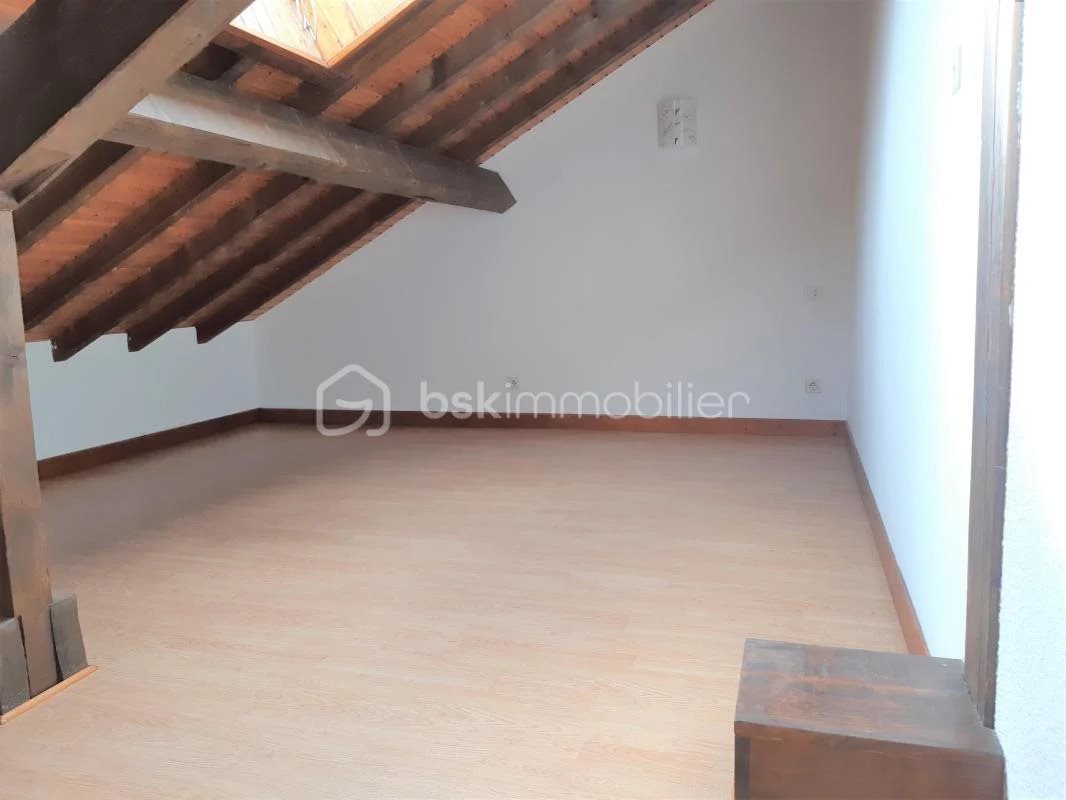 Appartement à louer, 46m², La Rixouse