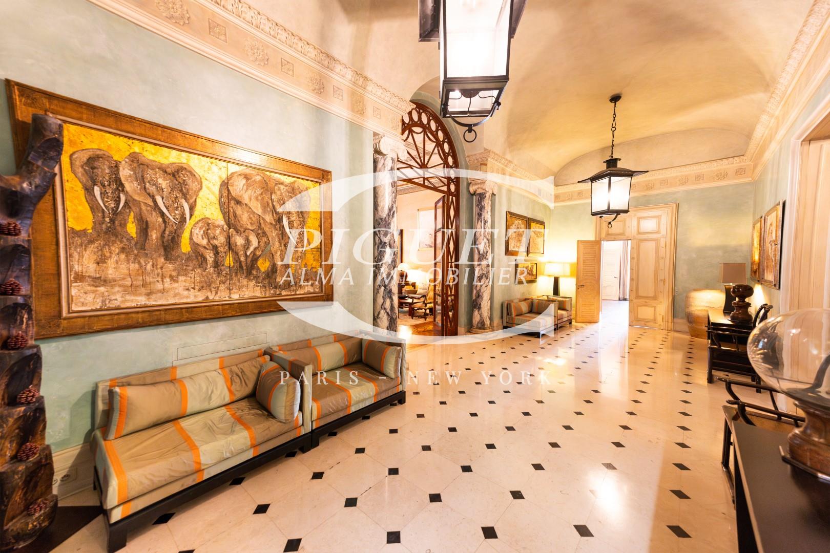 Appartement à louer, 632m², Paris 7ème