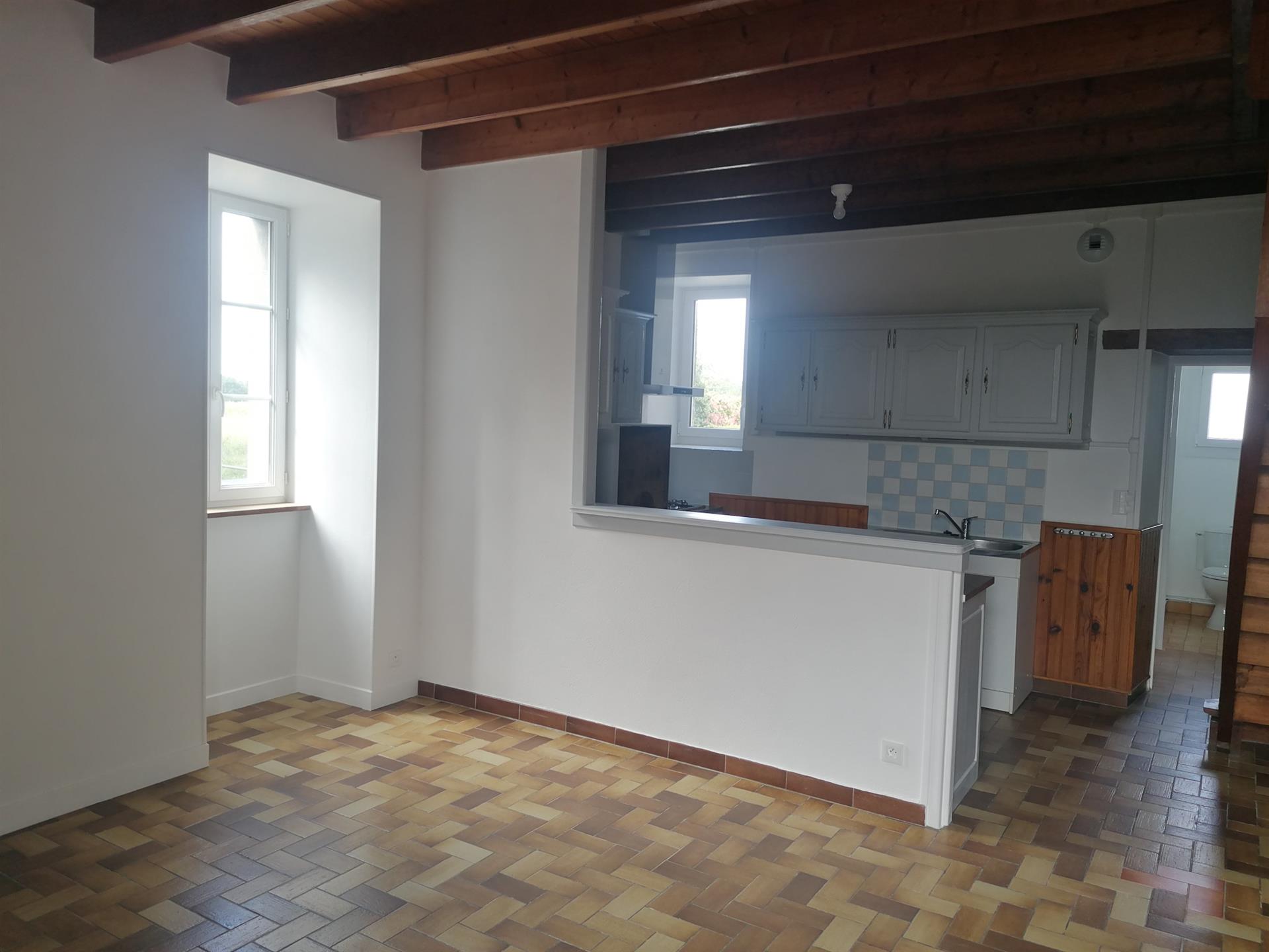 Maison à louer, 65m², Roncey