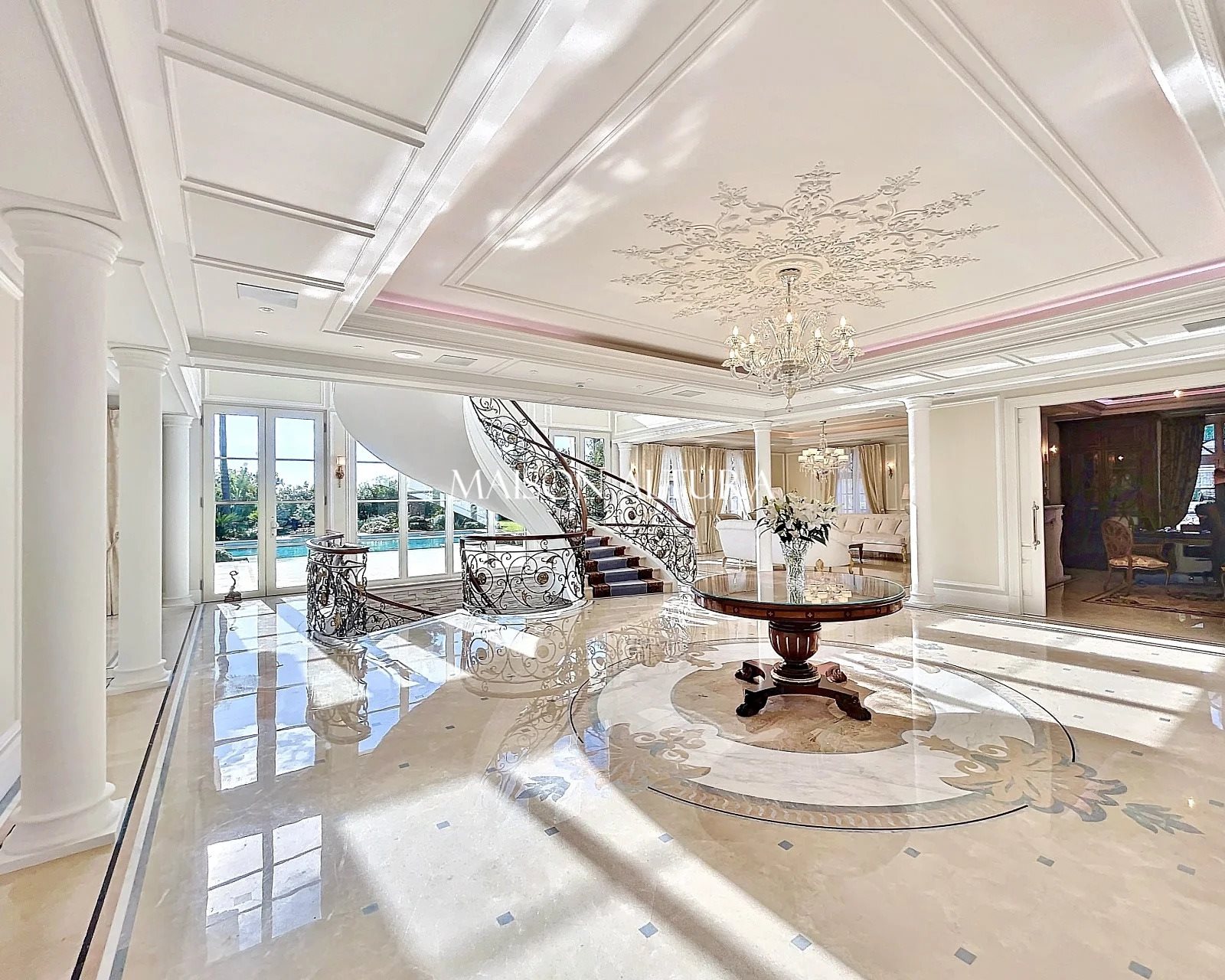 Maison à louer, 870m², Vallauris