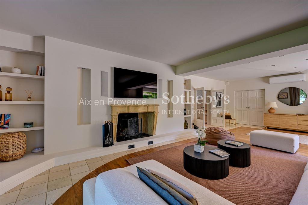 Maison à louer, 660m², Aix-en-Provence