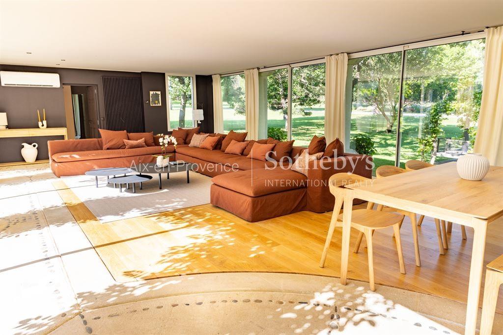 Maison à louer, 660m², Aix-en-Provence