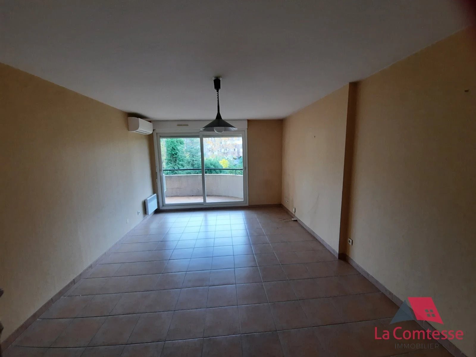 Appartement à louer, 48m², Marseille 8ème