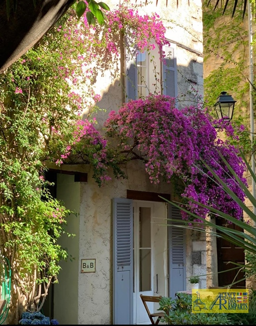 Vieil Antibes Studio Avec Emplacement Exceptionnel A Deux Pas Des Remparts