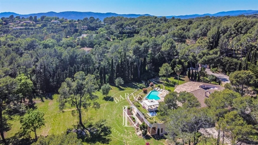 Mougins - Exceptional property of 530 sqm - Plot of 3,1 hectares