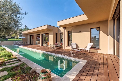 Biot - Recent contemporary villa - In a peaceful environment - Close to all amenities