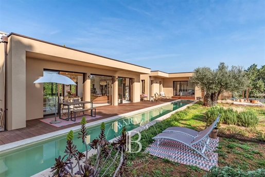 Biot - Recent contemporary villa - In a peaceful environment - Close to all amenities