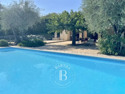 Sole Agent - Renovated Provencal house in absolute calm.