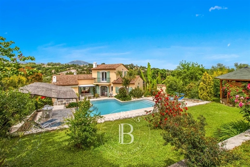 Valbonne - In dominant position - Panoramic views - 6 bedrooms