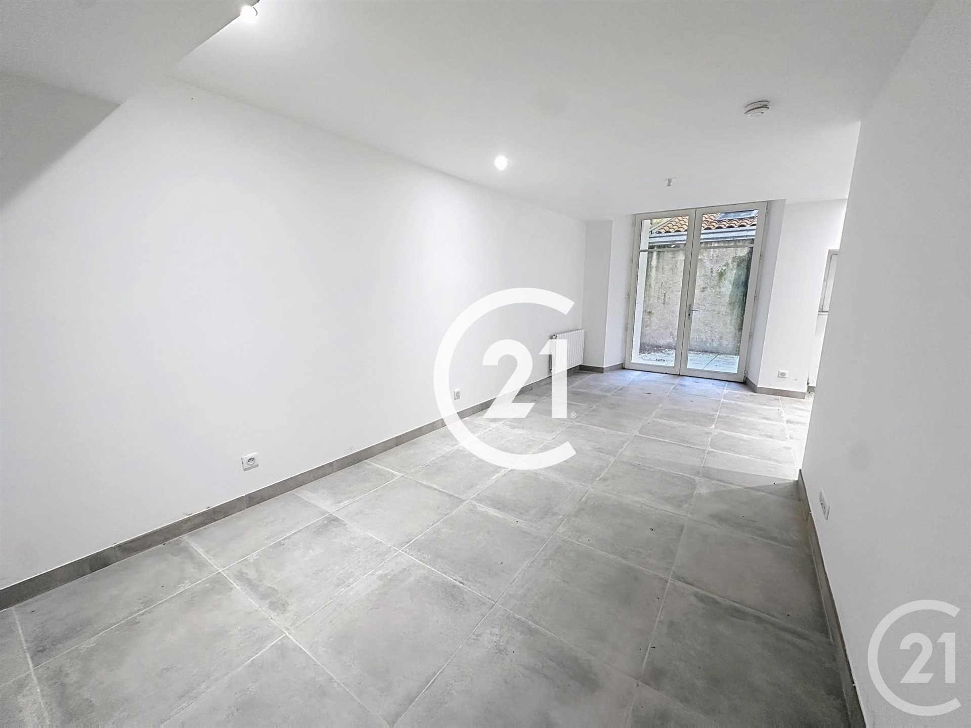 Appartement à louer, 29m², Cognac
