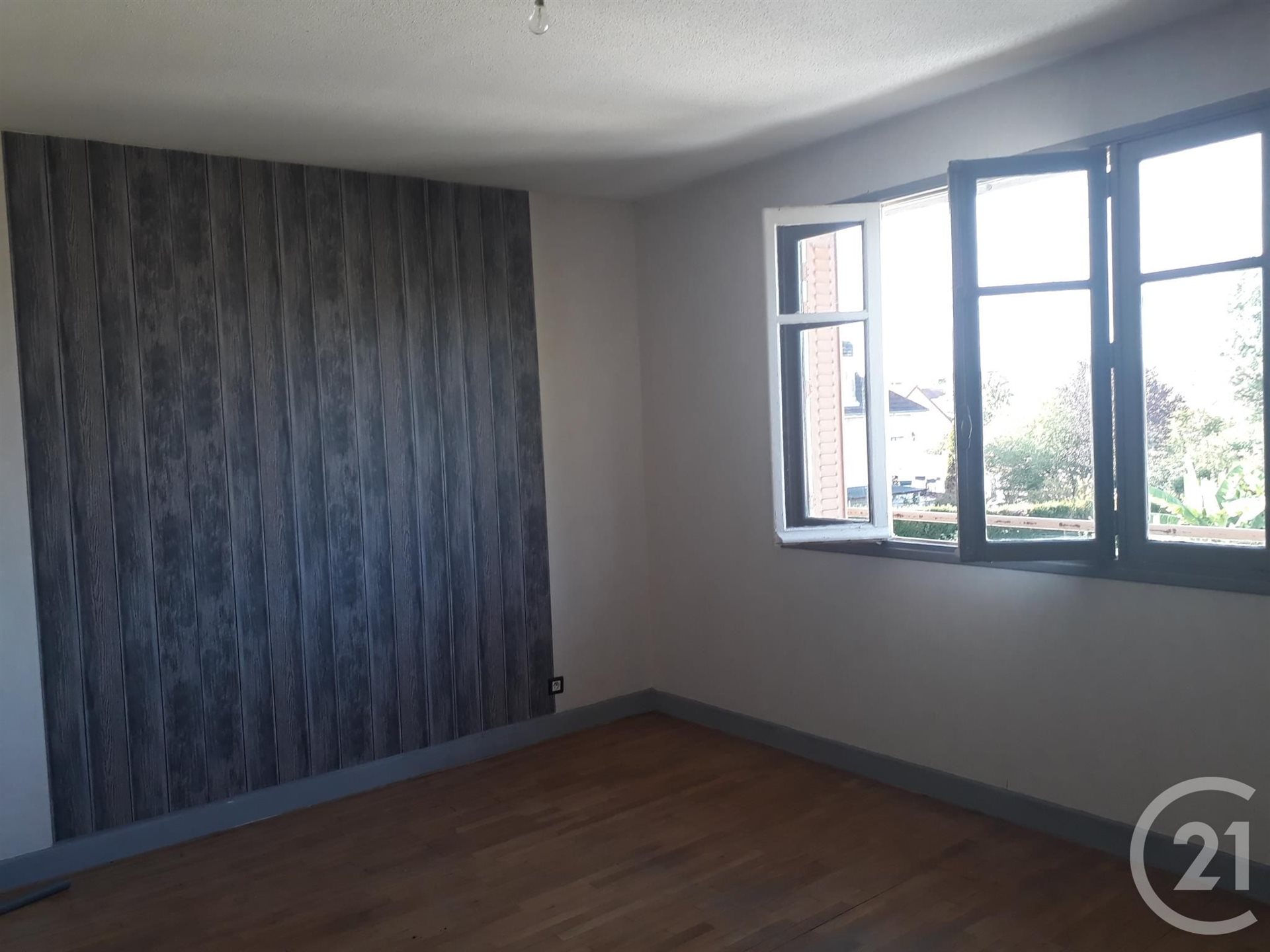 Appartement à vendre, 230m², Commentry