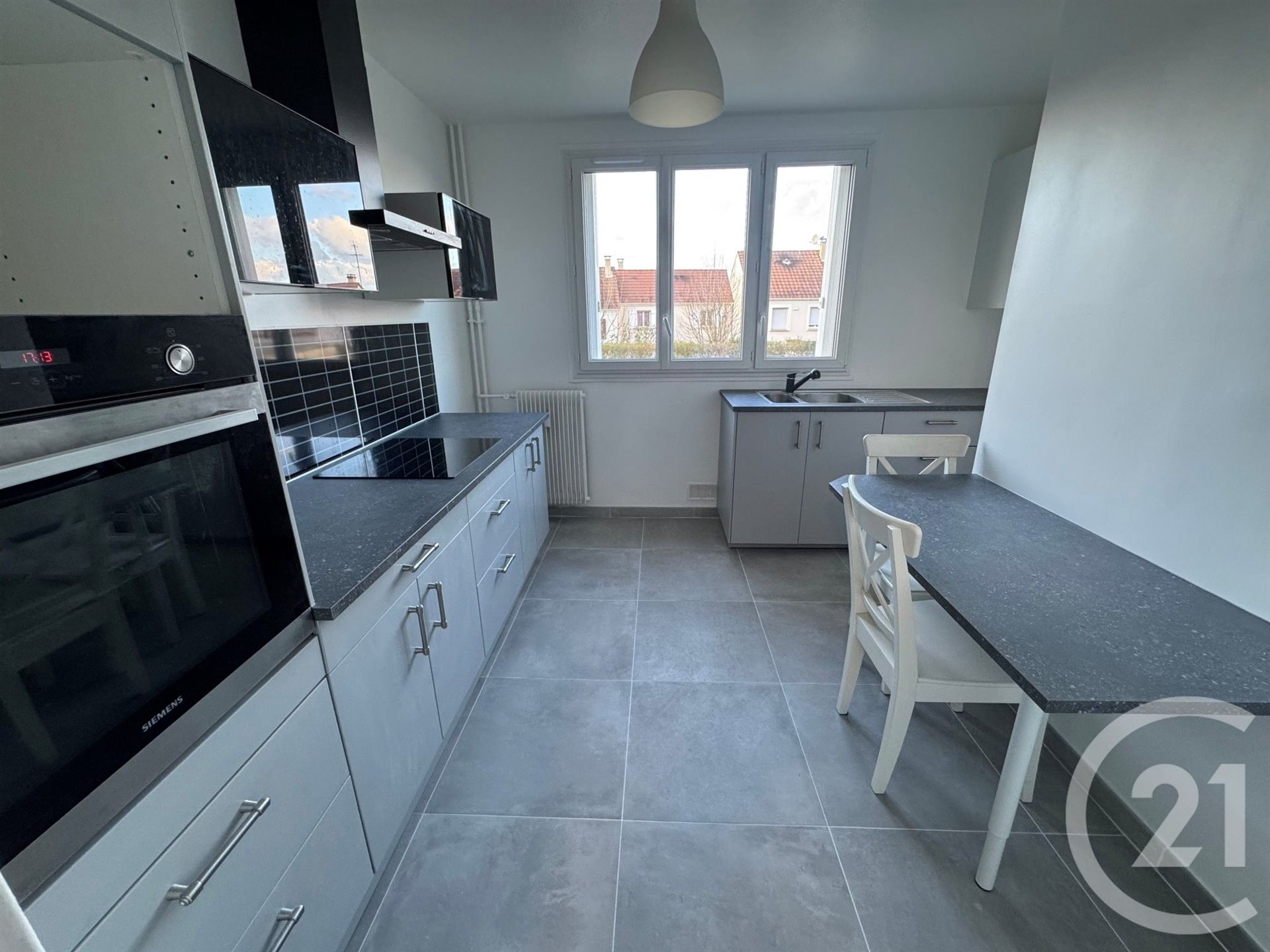 Appartement à louer, 61m², Egly