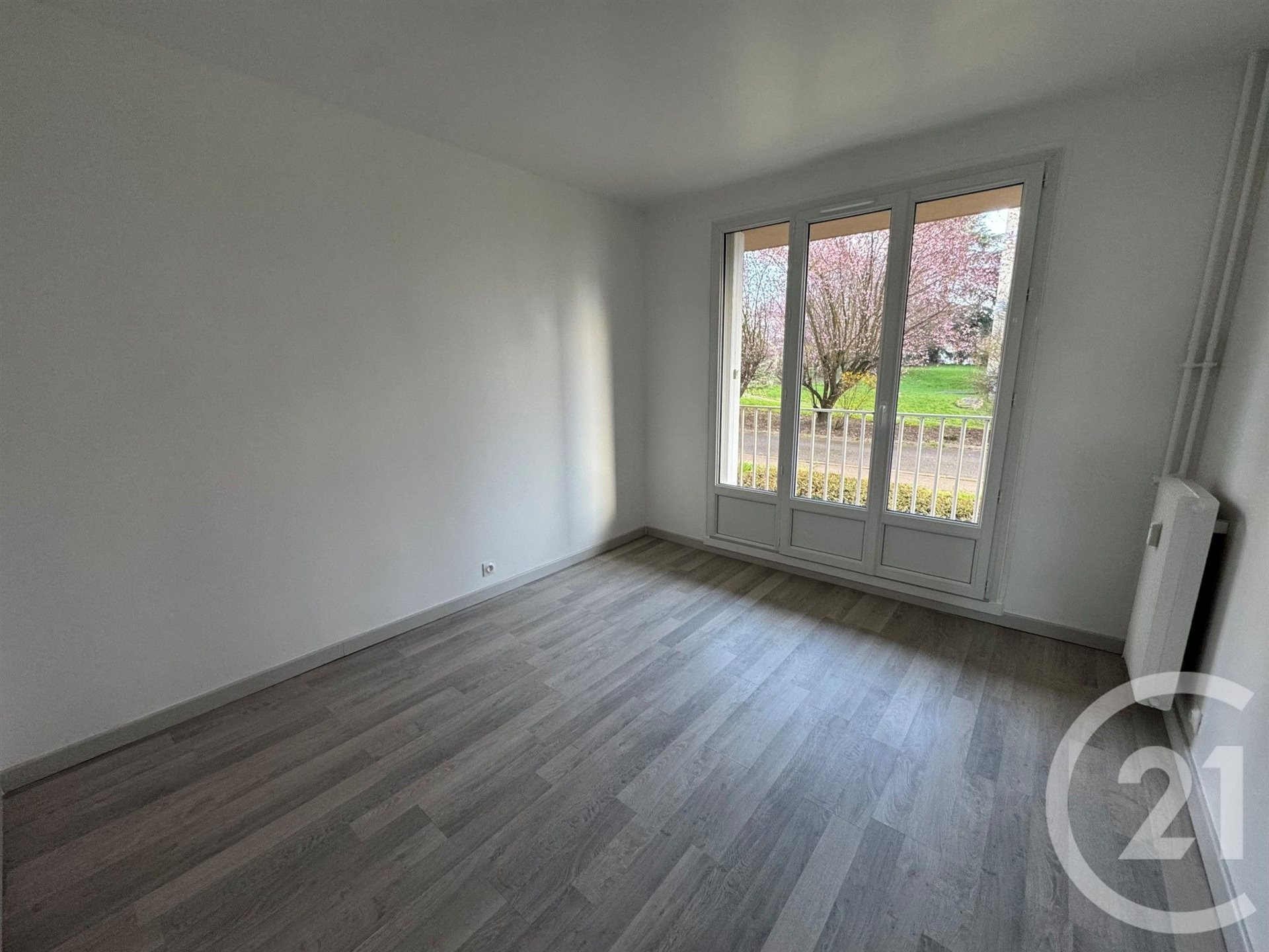 Appartement à louer, 61m², Egly