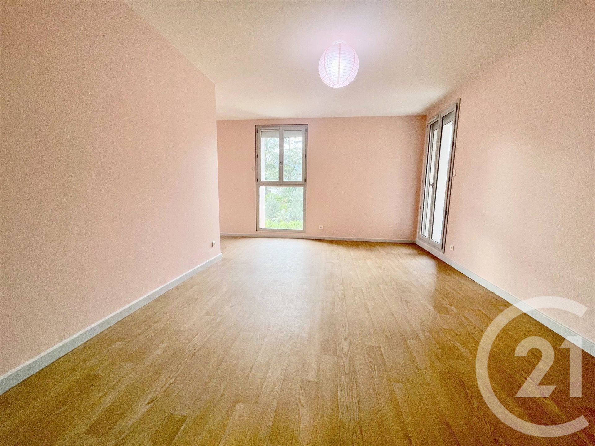 Appartement à louer, 75m², Aubenas