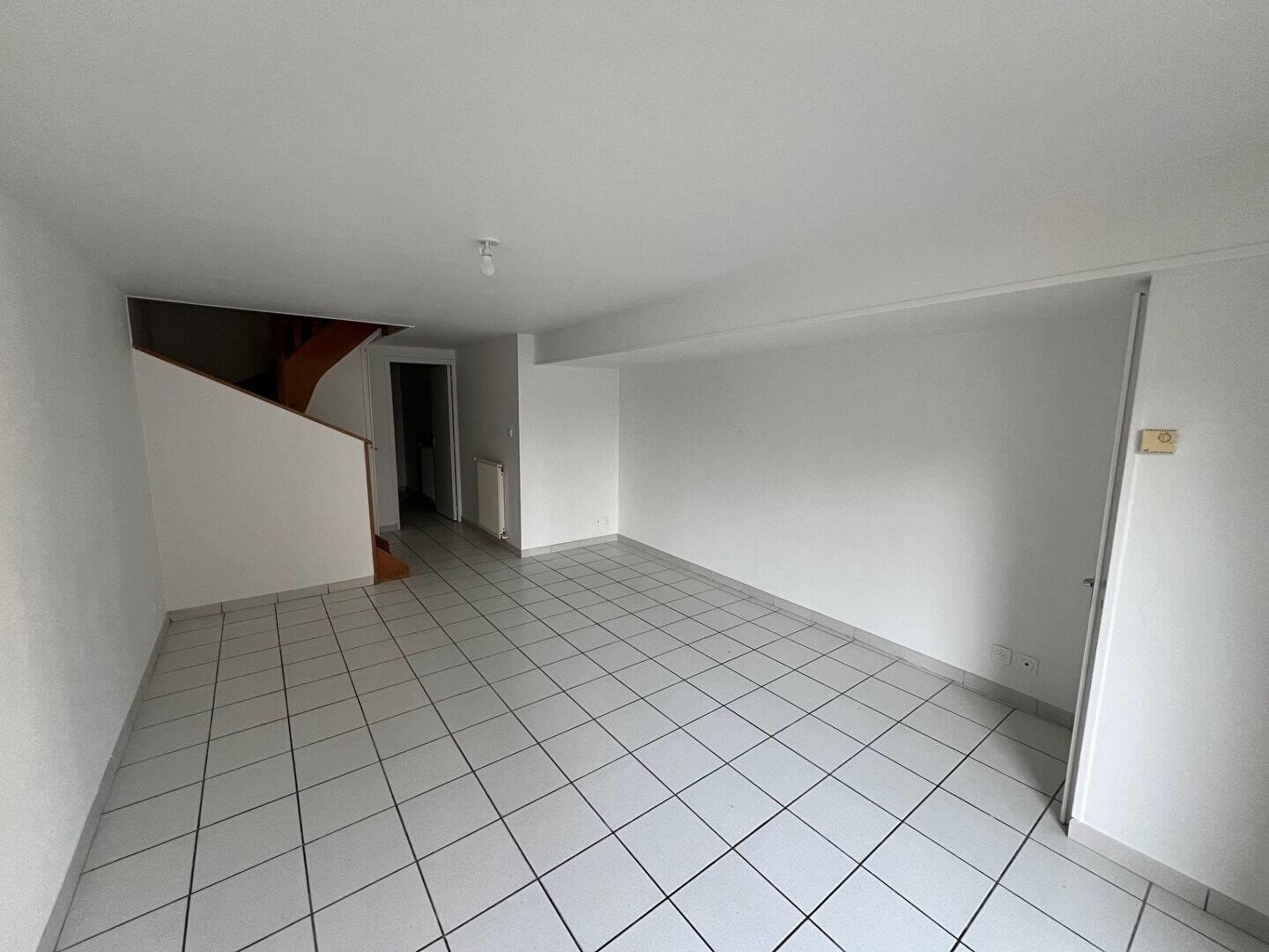 Maison à louer, 74m², Saint-Maixent-l'Ecole