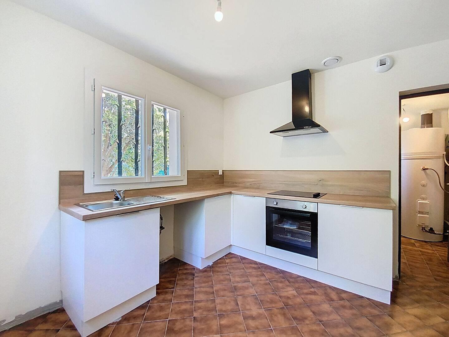 Maison à louer, 98m², Saint-Cyr-sur-Mer