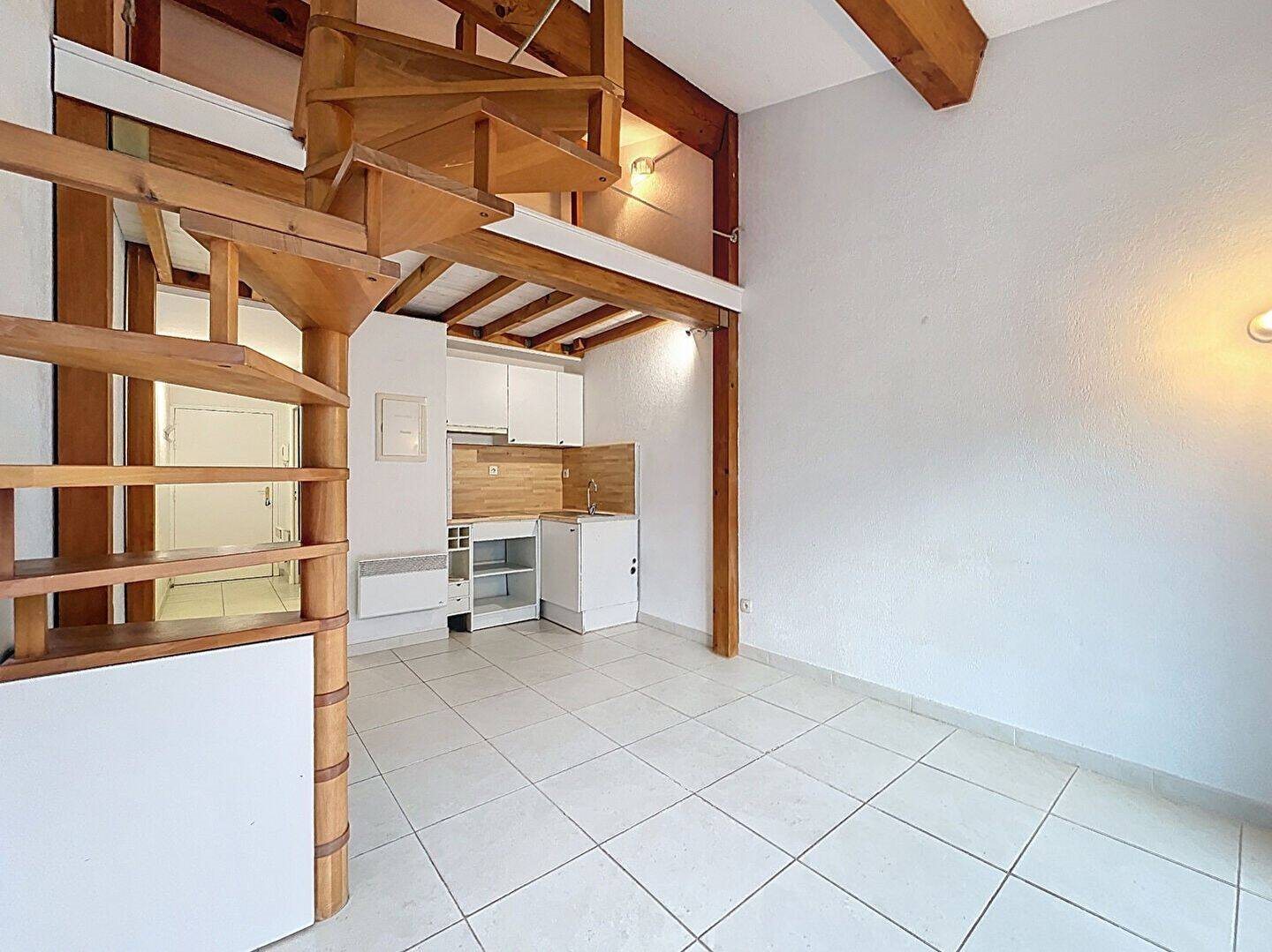 Appartement à louer, 29m², La Ciotat