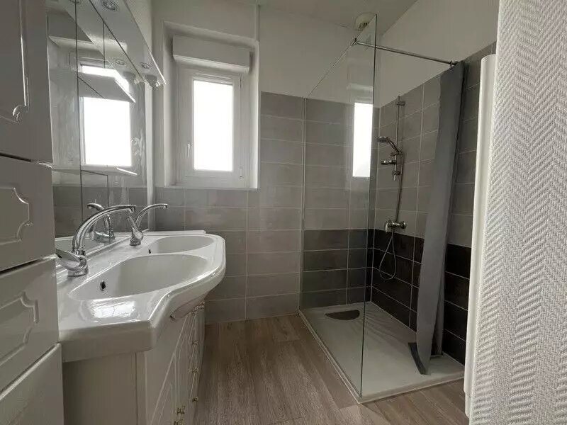 Maison à louer, 79m², Confolens