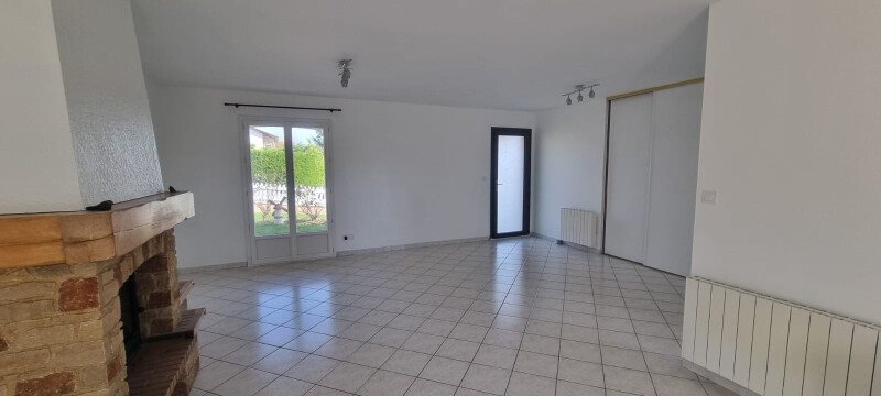 Maison à louer, 99m², Pomeys