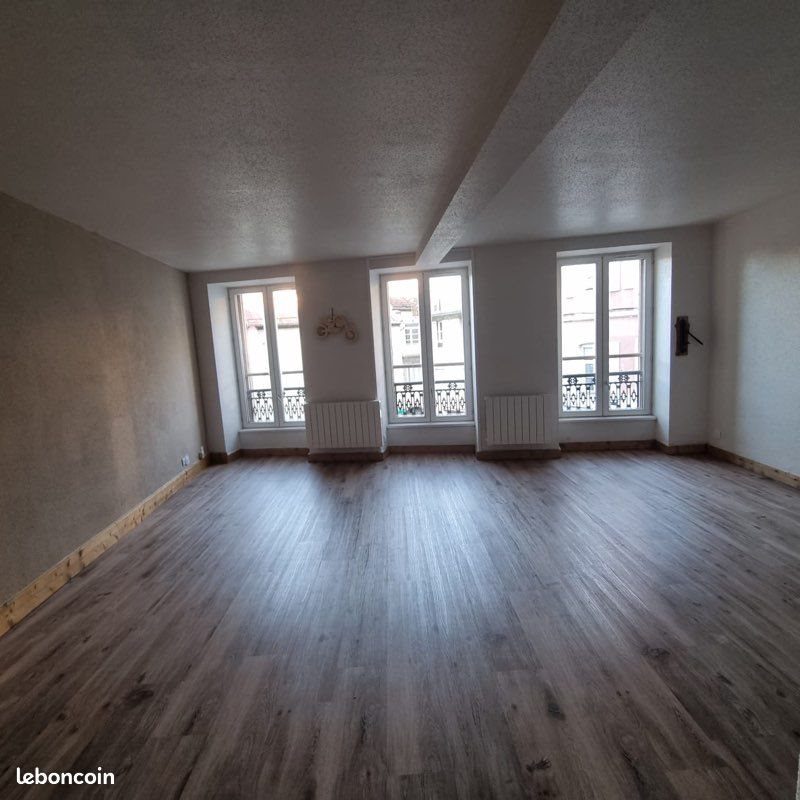 Appartement à louer, 70m², Saint-Claude