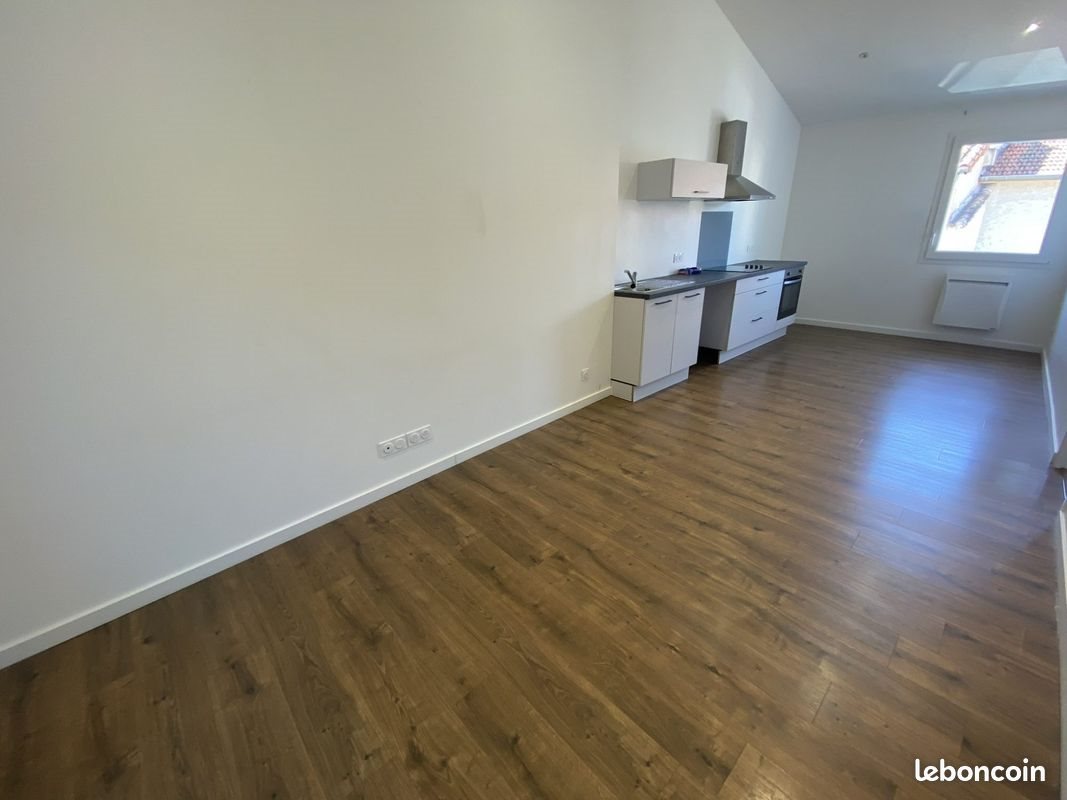 Maison à louer, 58m², Saint-Marcellin-en-Forez