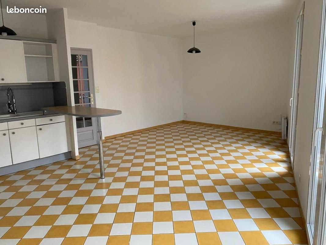 Appartement à louer, 65m², Mèze