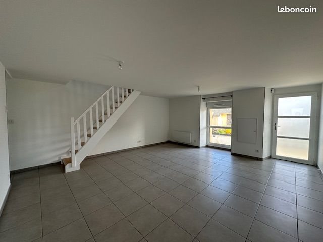 Appartement à louer, 74m², Irodouër