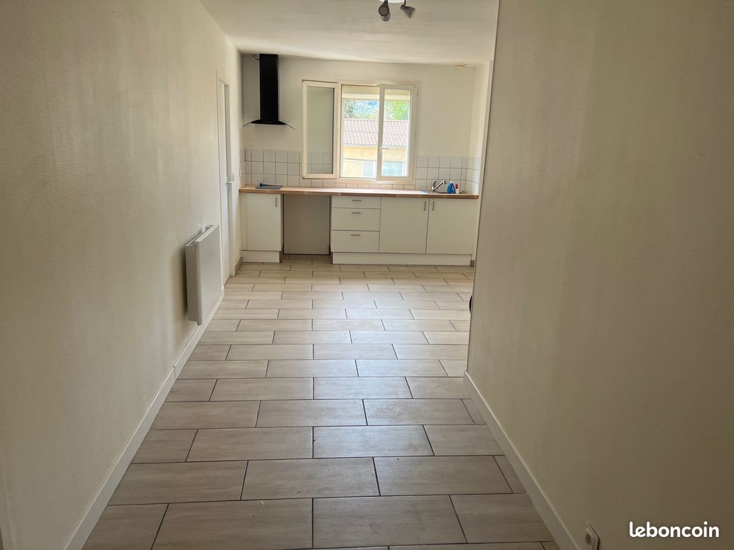 Appartement à louer, 35m², Aussillon