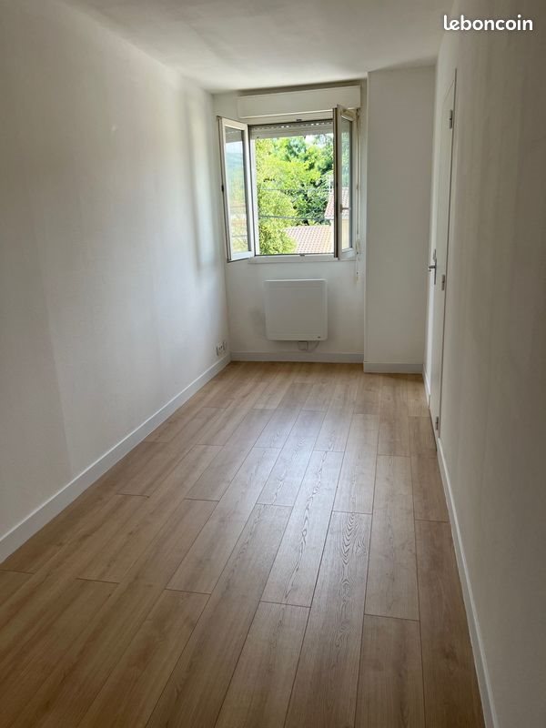 Appartement à louer, 35m², Aussillon