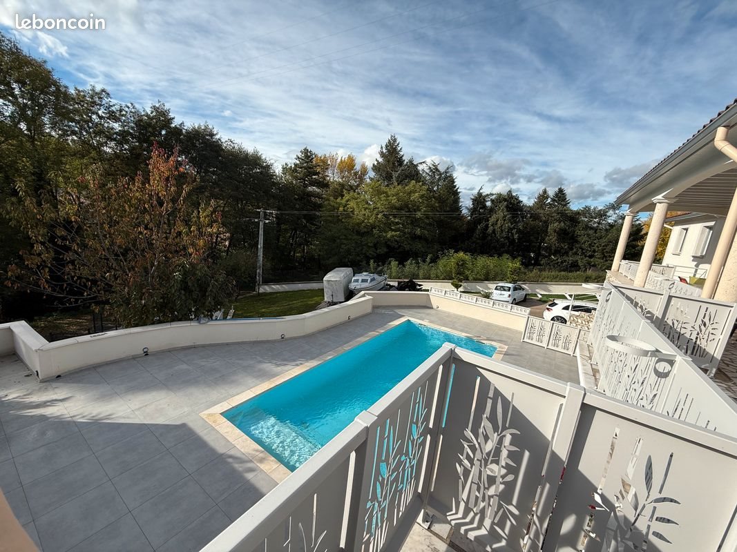 Maison à vendre, 294m², Le Chambon-Feugerolles