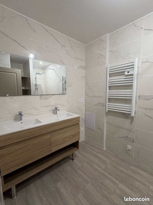 Maison à louer, 73m², Redessan