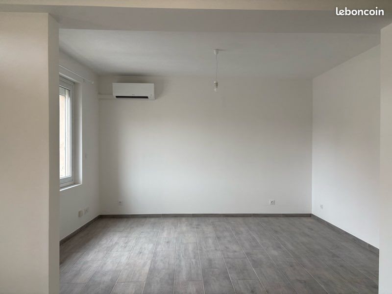 Maison à louer, 73m², Redessan