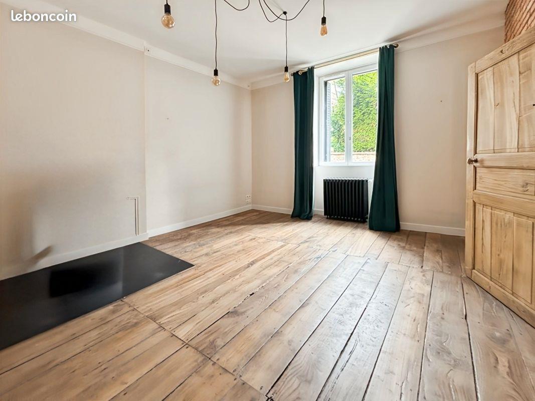 Maison à louer, 170m², Bais