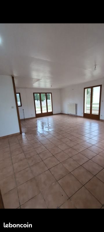 Maison à louer, 90m², Feuilla