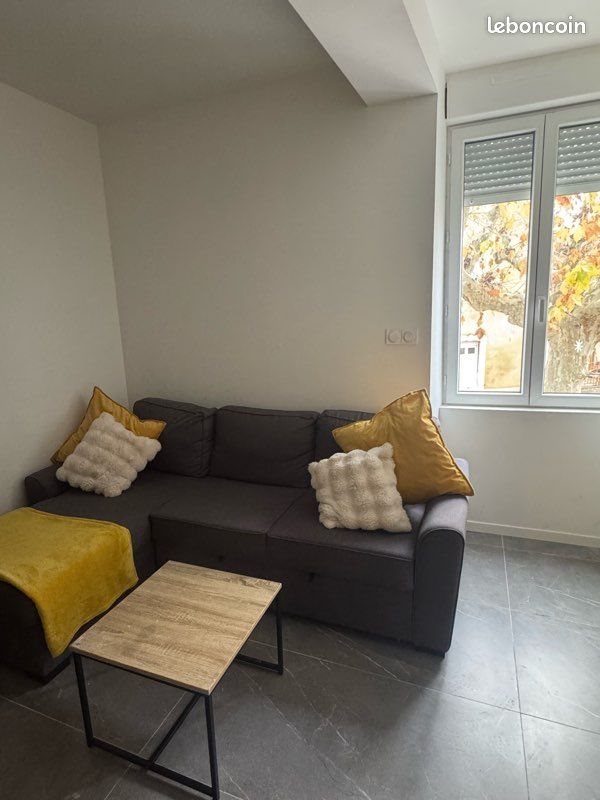 Appartement à louer, 50m², Verzeille