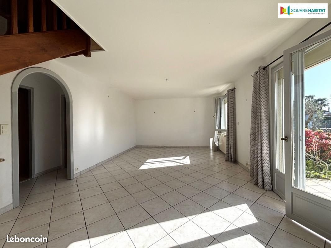 Appartement à louer, 125m², Agnos