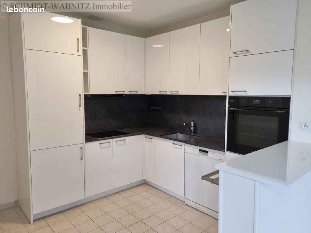 Appartement à louer, 109m², Machilly