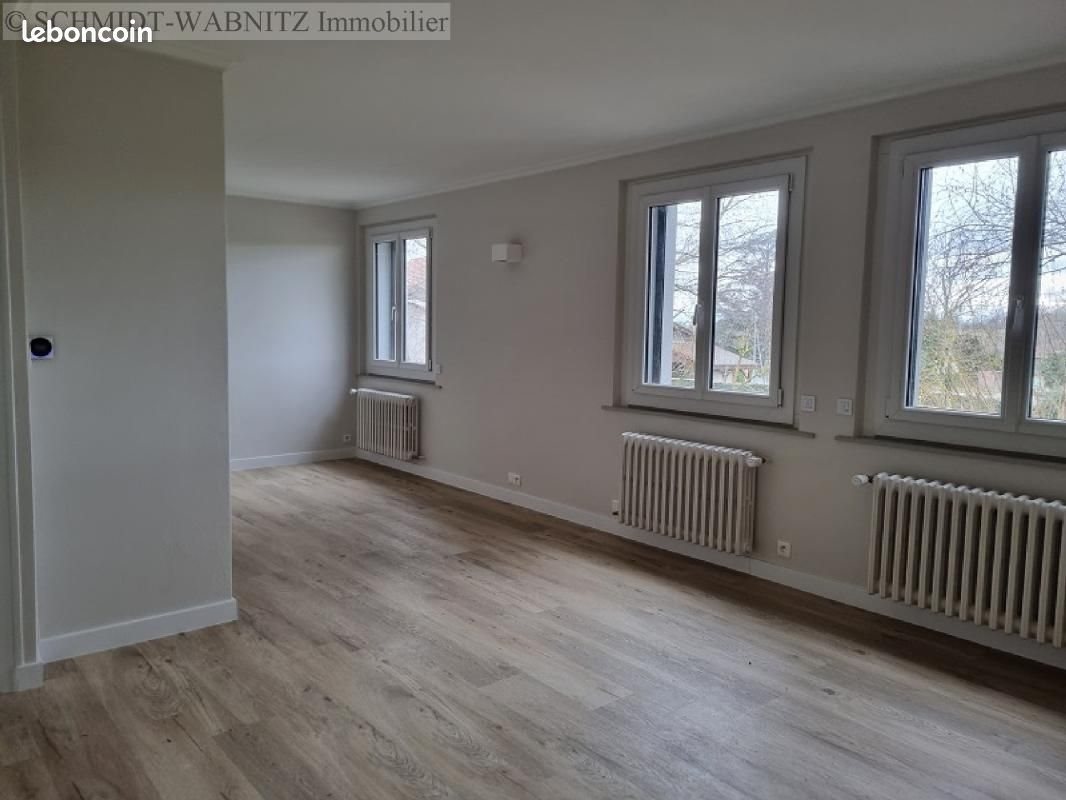 Appartement à louer, 109m², Machilly