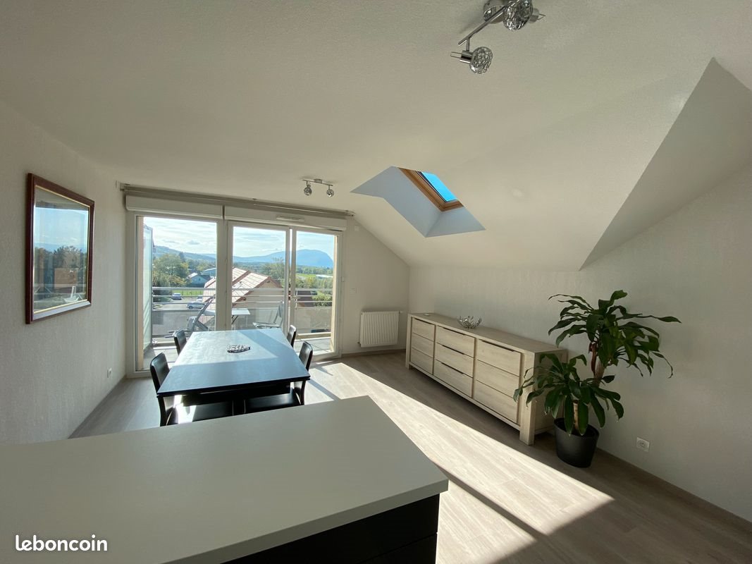 Appartement à louer, 69m², Saint-Cergues